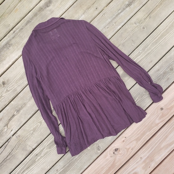 AEO • Peplum Button Up - Picture 3 of 5